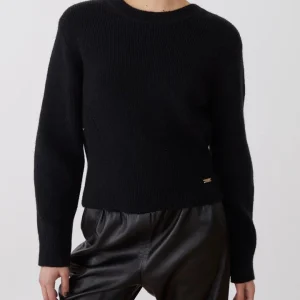 Jersey Negro Detalle Lazo